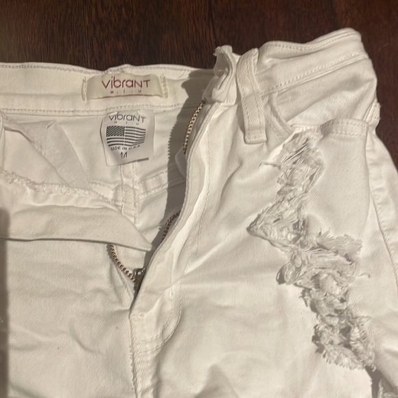 Shorts - Picture 3 of 3